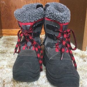Boys totes snow boots